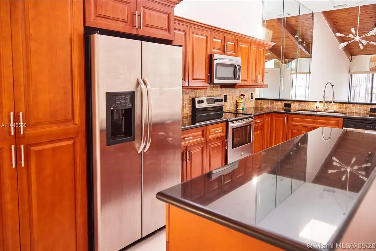 347 Leslie Dr, Hallandale Beach FL 33009