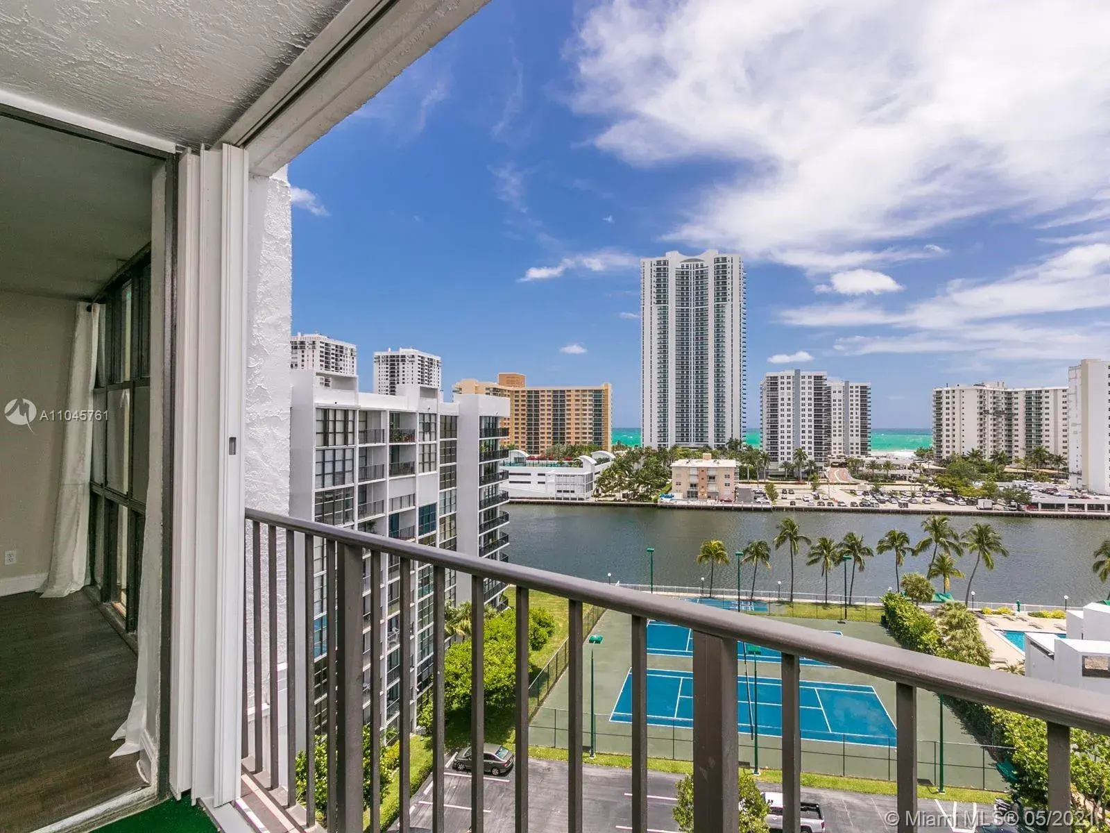 1000 Parkview Dr # 1026, Hallandale Beach FL 33009