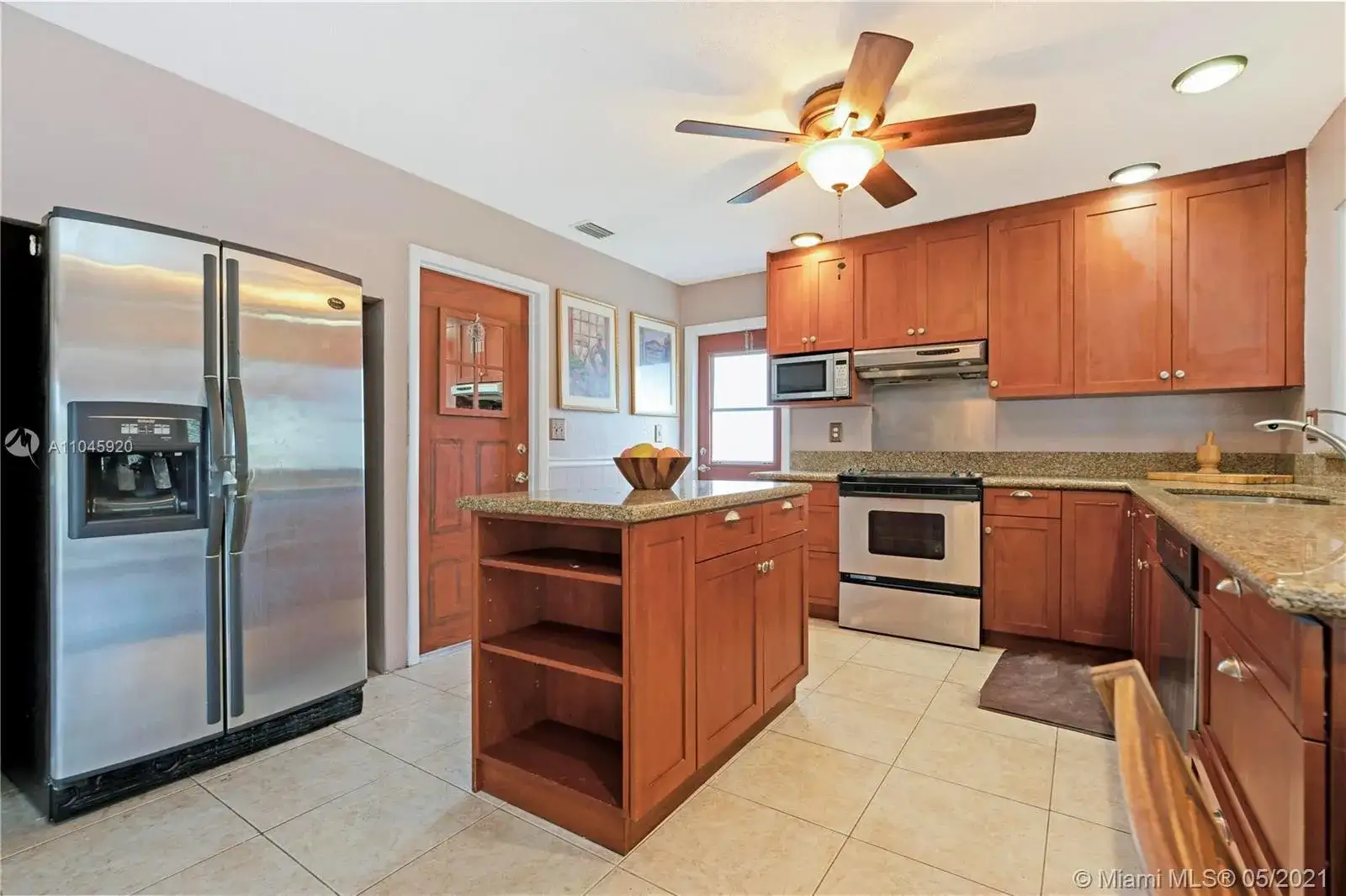 270 Lake Dr, Coconut Creek FL 33066 photo 2