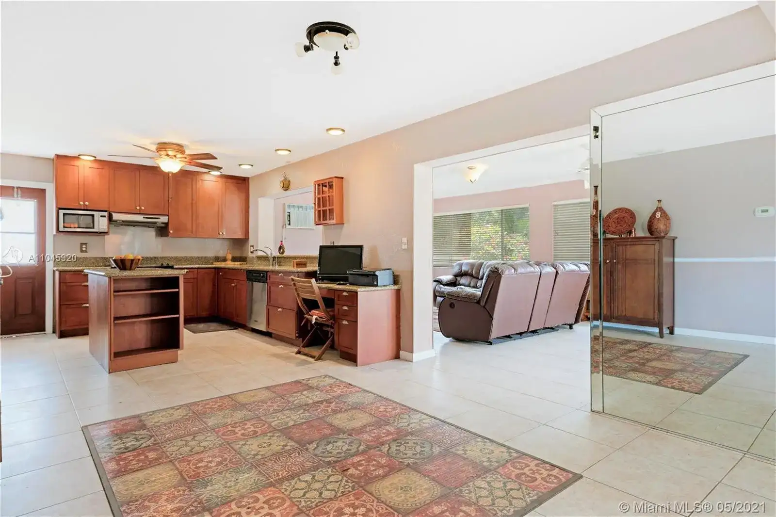 270 Lake Dr, Coconut Creek FL 33066 photo 4