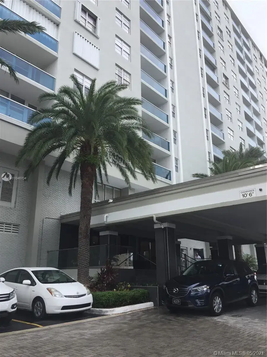 1 bedroom 1 bath Residential for sale at 6770 Indian Creek Dr # 4R, Miami Beach FL 33141