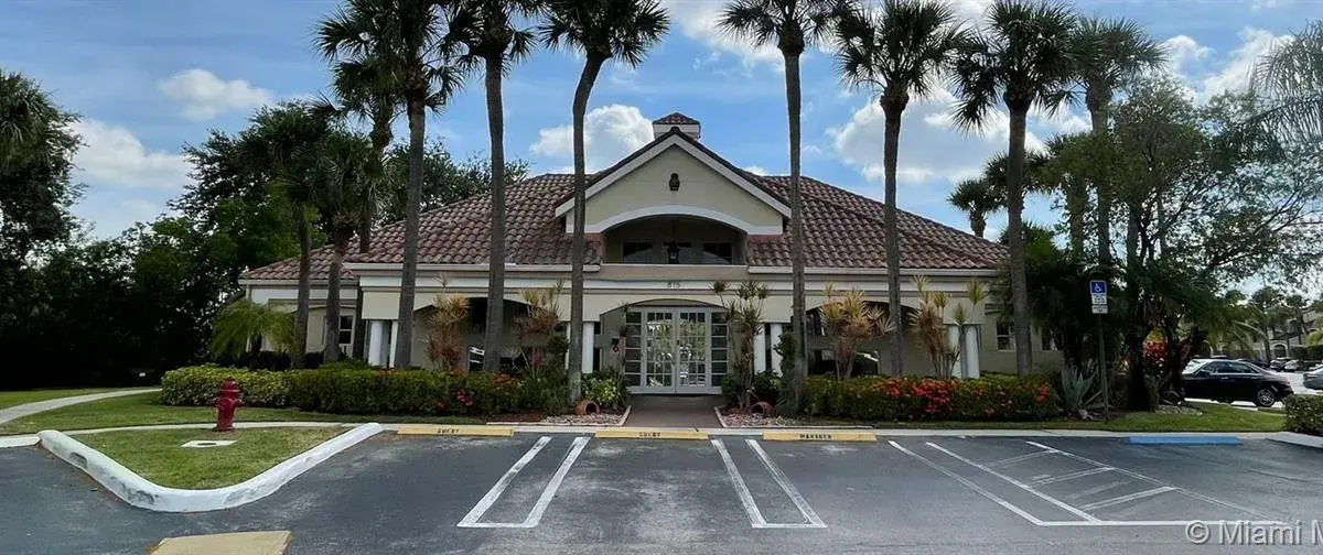 815 W Boynton Beach Blvd # 101, Boynton Beach FL 33426
