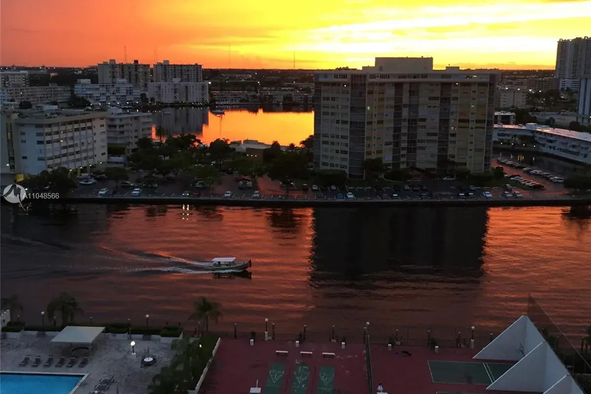 1865 S Ocean Dr # 16J, Hallandale Beach FL 33009