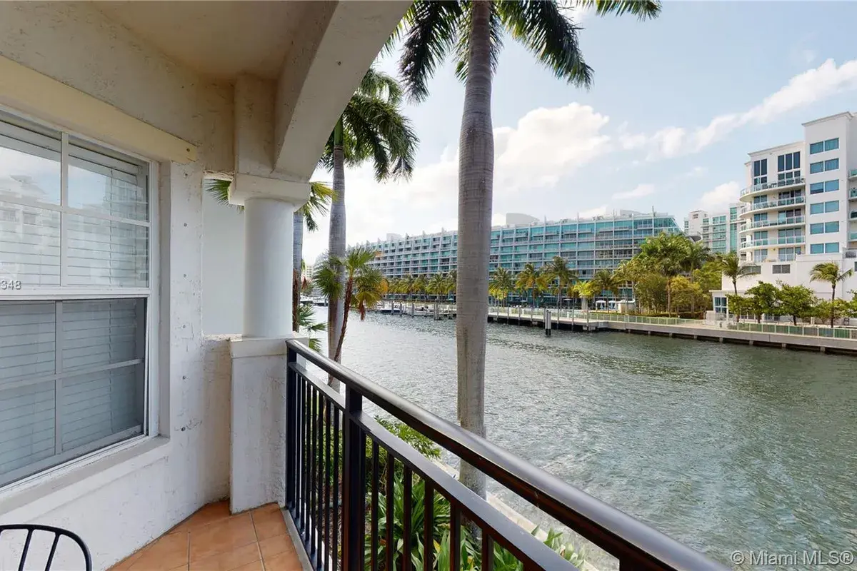 3135 NE 184th St # 2204, Aventura FL 33160