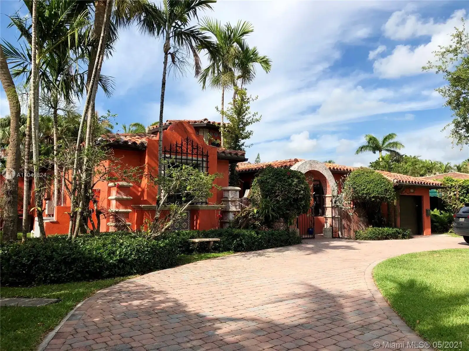 92 Bal Cross Dr, Bal Harbour FL 33154