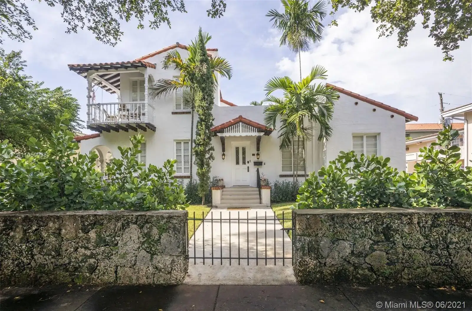 36 Phoenetia Ave, Coral Gables FL 33134 photo 2