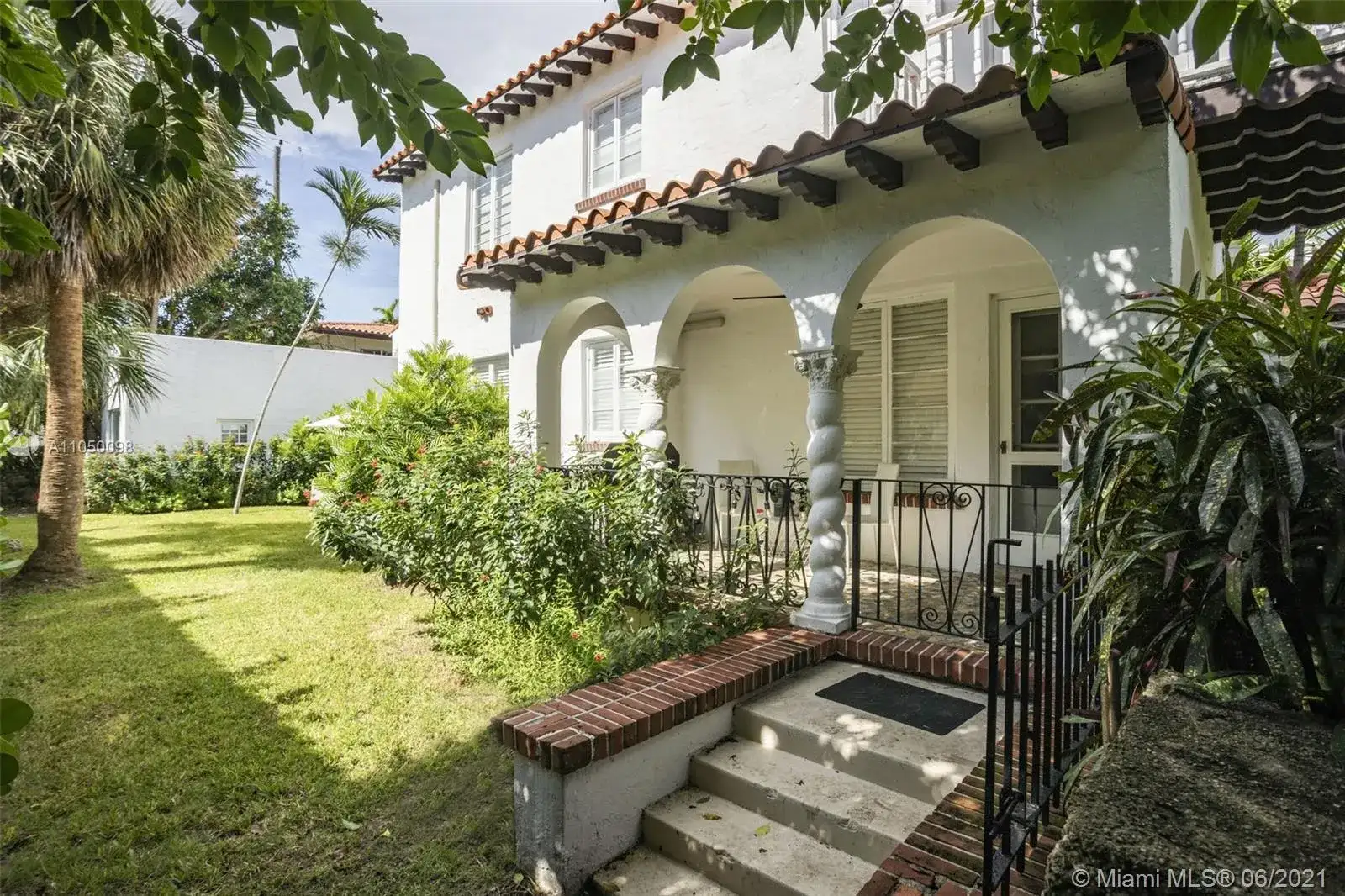 36 Phoenetia Ave, Coral Gables FL 33134 photo 3