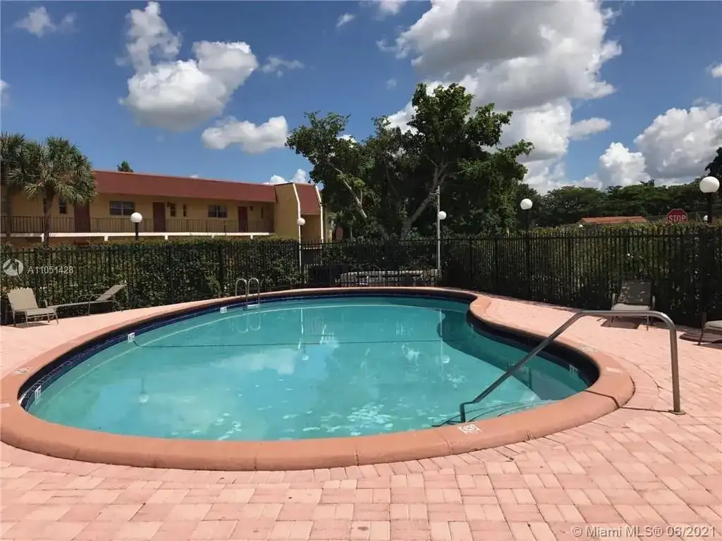 8000 S Colony Cir S # 109, Tamarac FL 33321 photo 2