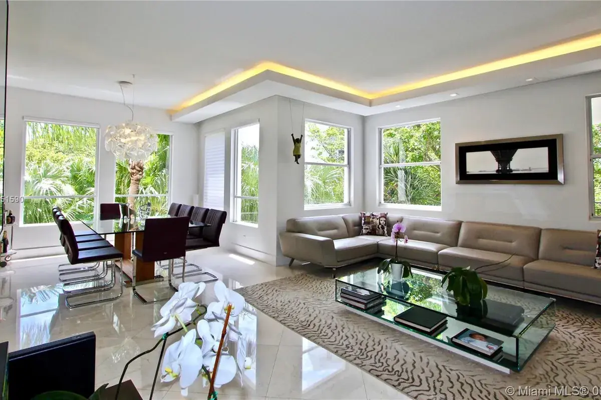 3700 Island Blvd # C301, Aventura FL 33160