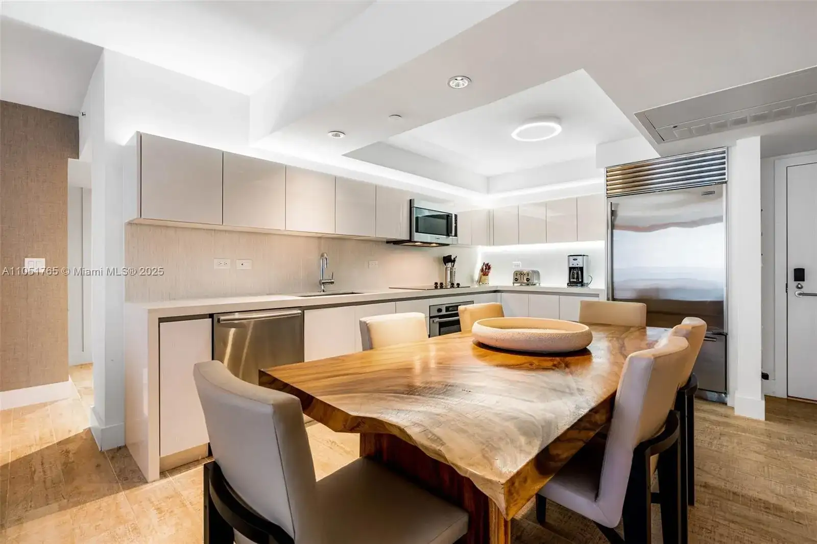 102 24th St # 1115, Miami Beach FL 33139 photo 3