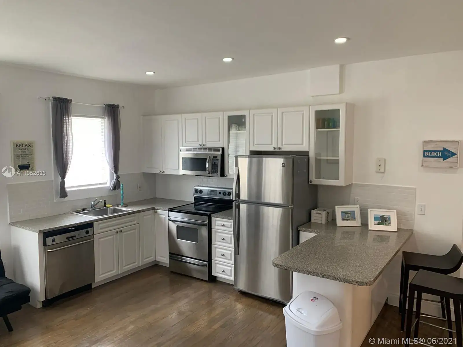 1 bedroom 1 bath Residential for sale at 842 Meridian Ave # 3D, Miami Beach FL 33139
