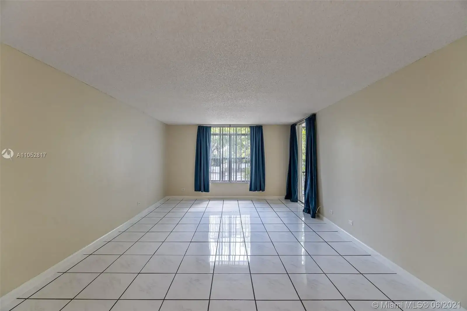 3660 Inverrary Dr # 2X, Lauderhill FL 33319 photo 4