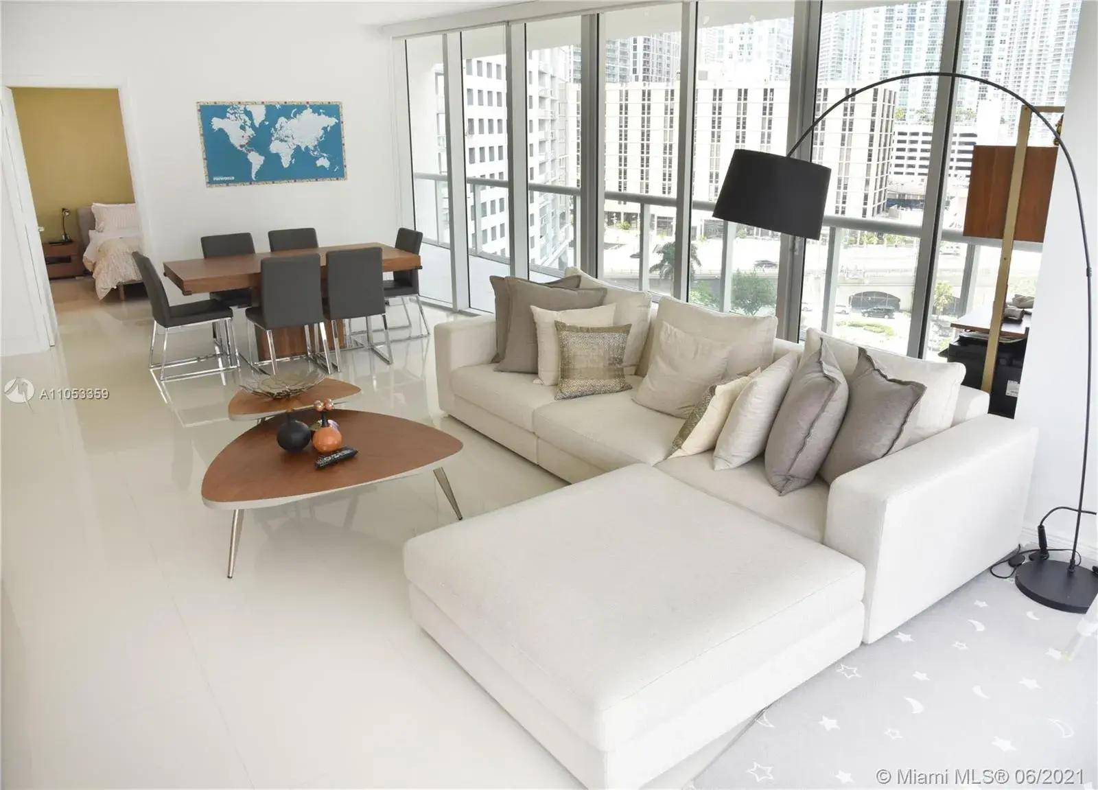 465 Brickell Ave # 1002, Miami FL 33131 photo 4