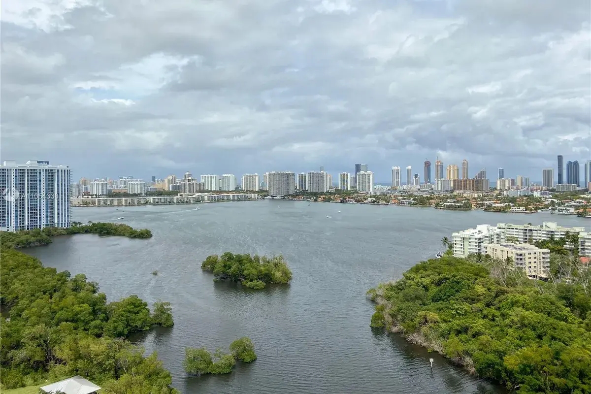 16385 Biscayne Blvd # 2107, North Miami Beach FL 33160
