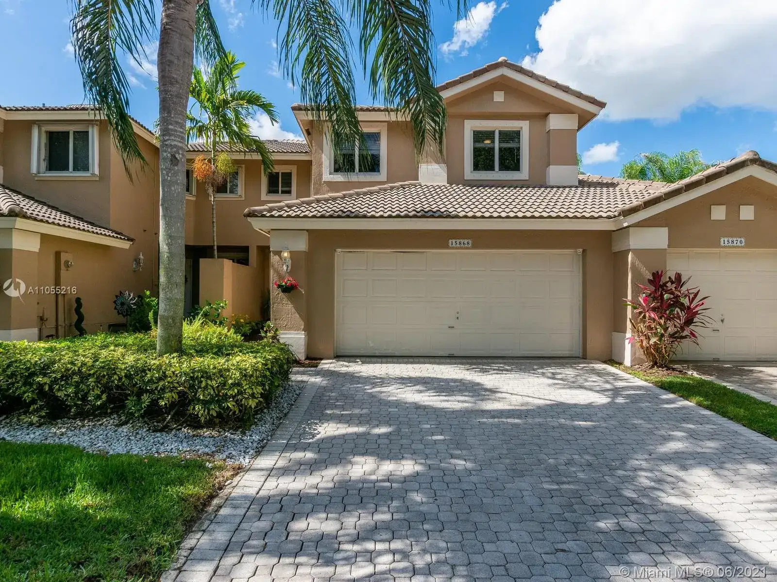 15868 SW 12th St, Pembroke Pines FL 33027 photo 2