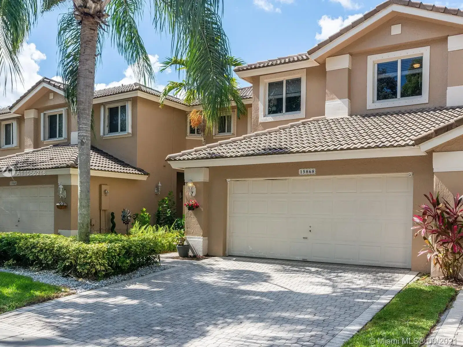 15868 SW 12th St, Pembroke Pines FL 33027 photo 4