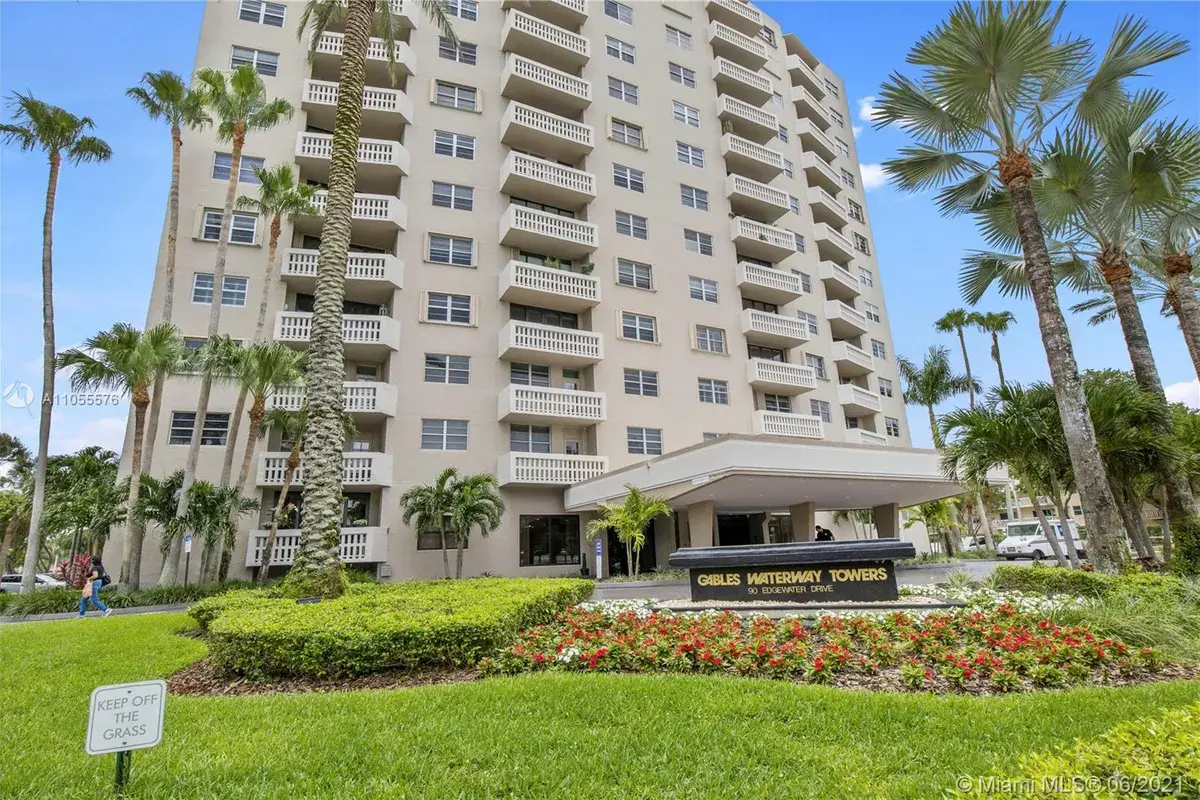 90 Edgewater Dr # 818, Coral Gables FL 33133