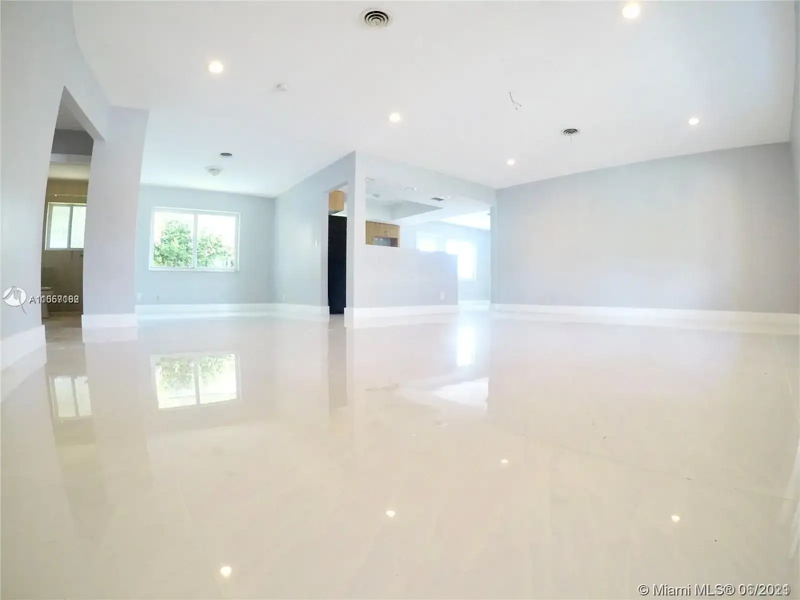 2900 NW 9th Ave, Wilton Manors FL 33311 photo 4