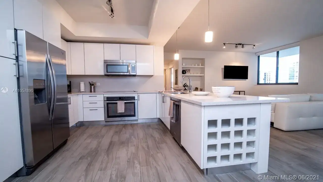 999 SW 1st Ave # 1514, Miami FL 33130 photo 3