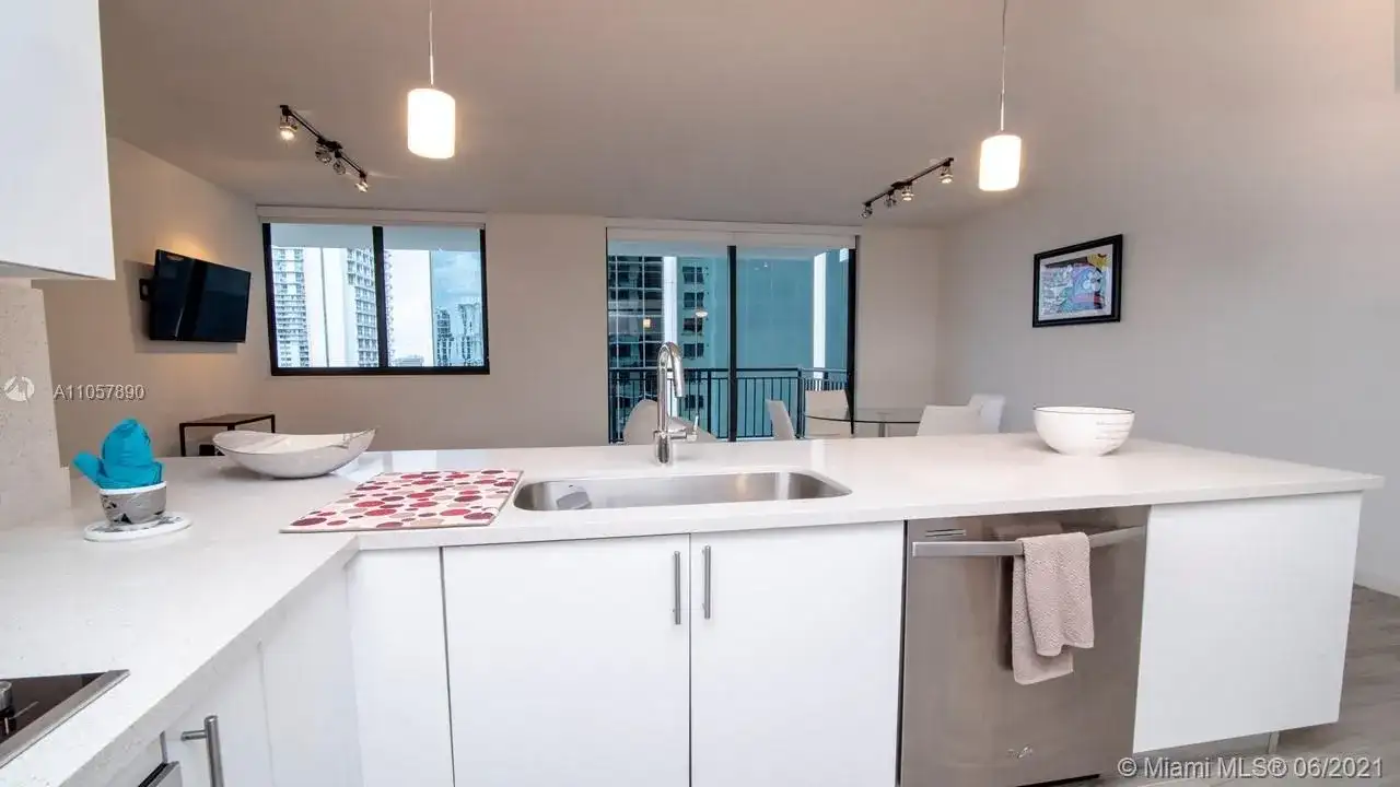 999 SW 1st Ave # 1514, Miami FL 33130 photo 4