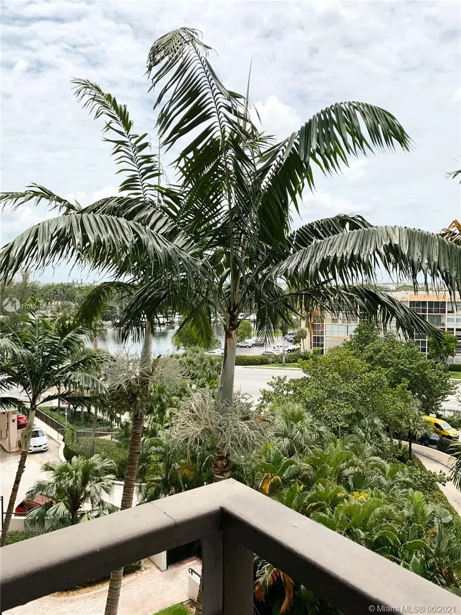 500 Three Islands Blvd # 307, Hallandale Beach FL 33009