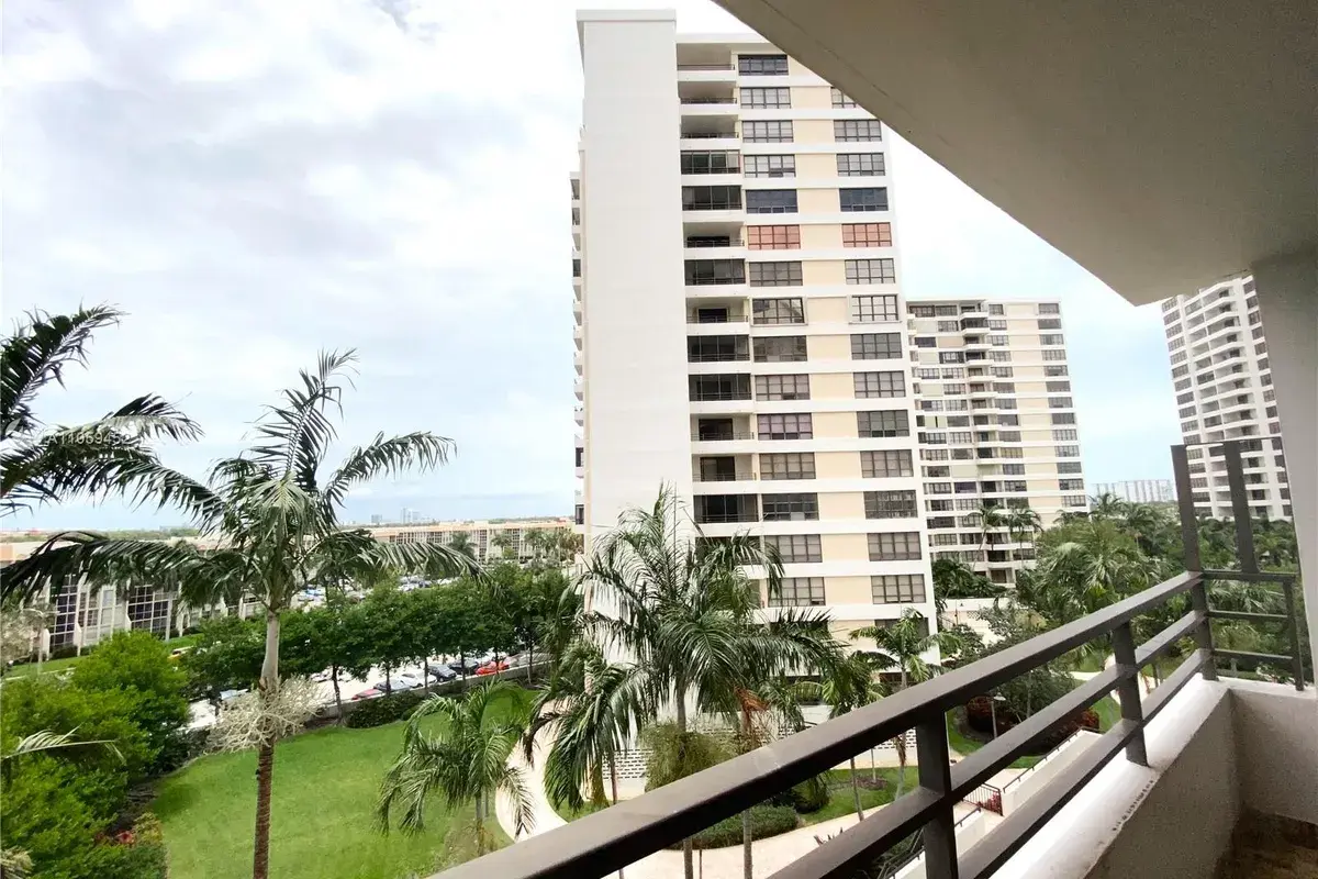 500 Three Islands Blvd # 307, Hallandale Beach FL 33009