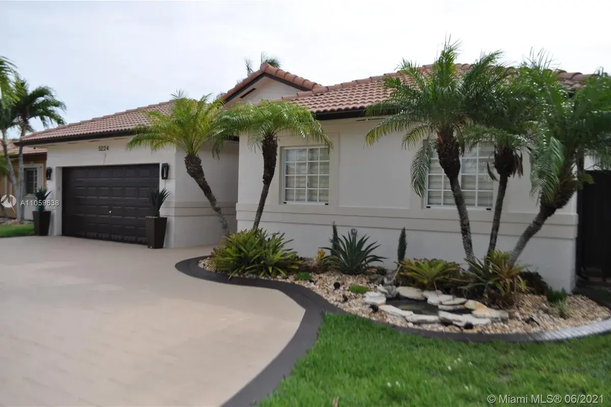 5224 SW 159th Ct, Miami FL 33185
