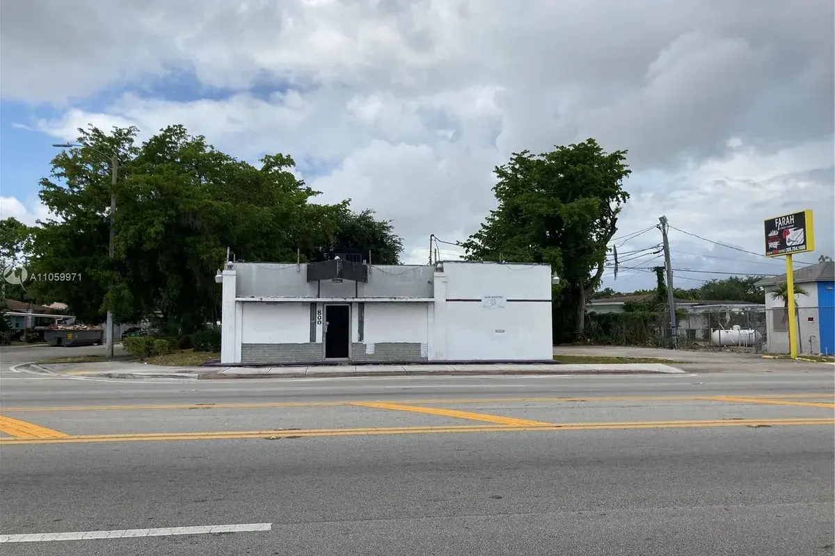 800 NW 54th STREET, Miami FL 33127