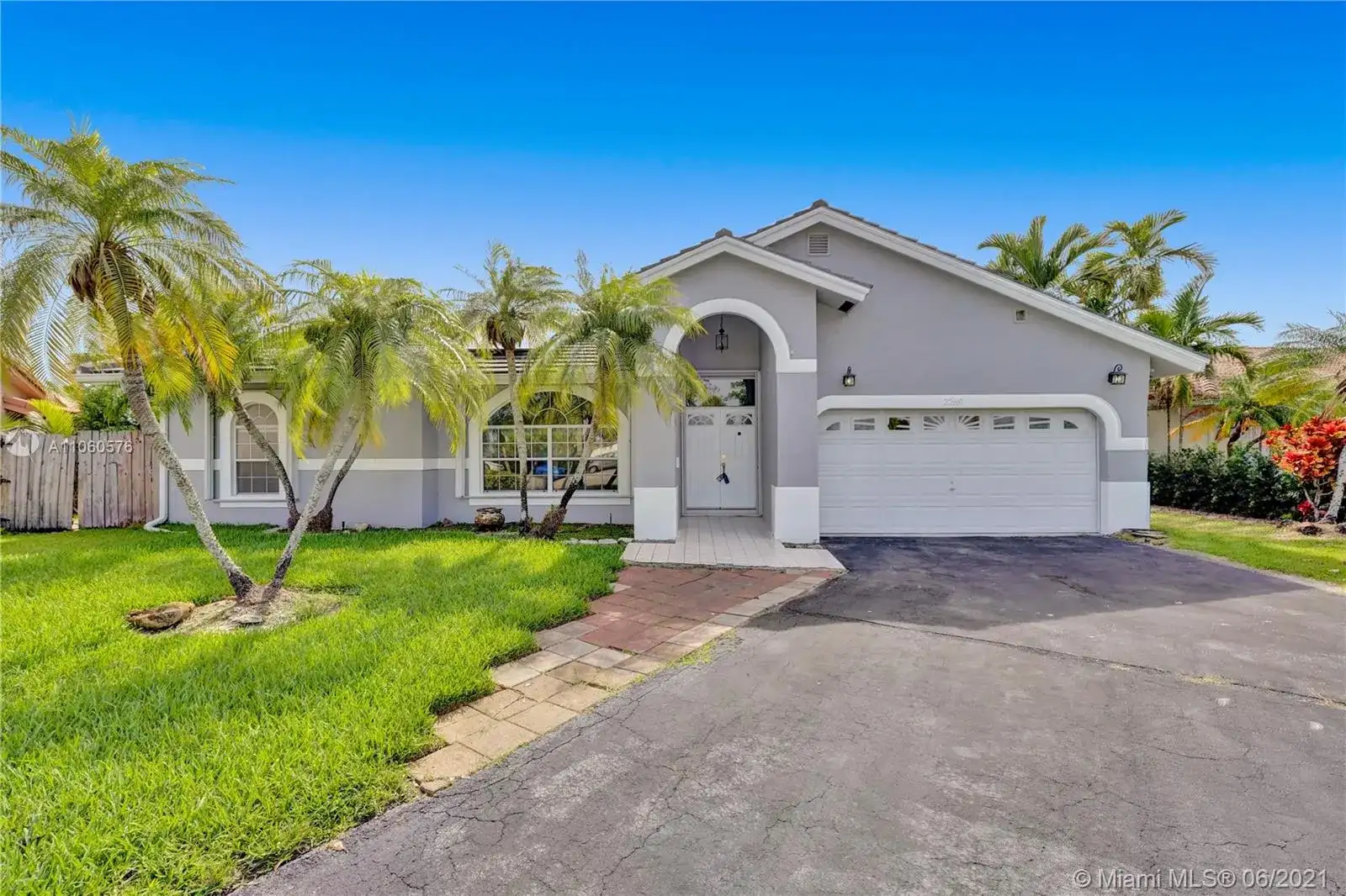 2269 N Rock Island Rd, Margate FL 33063 photo 2