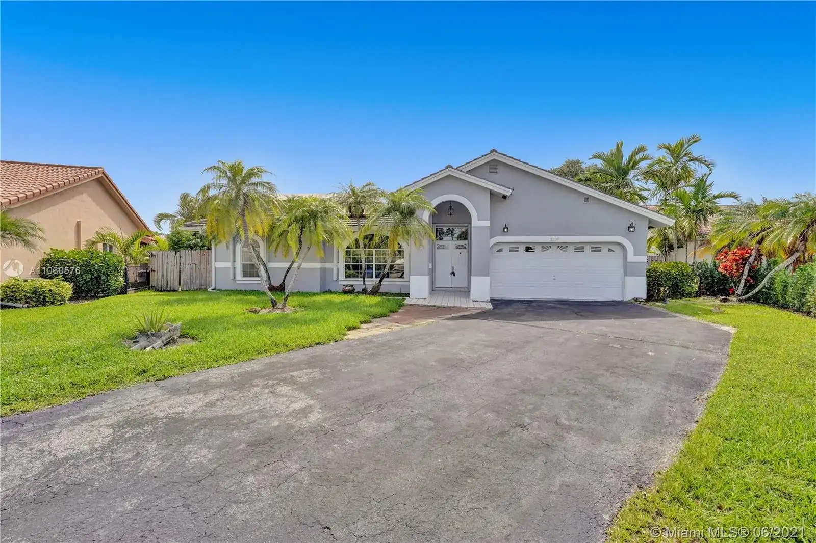 2269 N Rock Island Rd, Margate FL 33063 photo 4