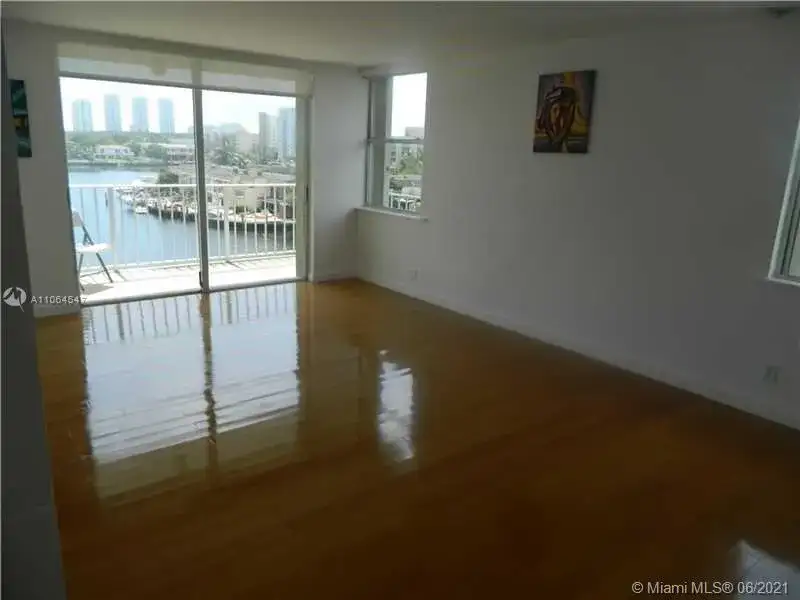16570 NE 26th Ave # 5G, North Miami Beach FL 33160 photo 3