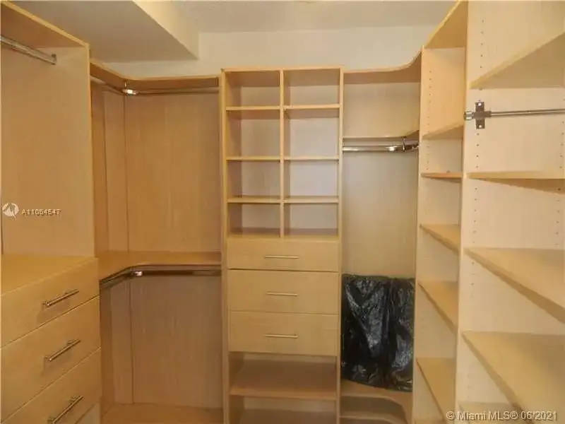 16570 NE 26th Ave # 5G, North Miami Beach FL 33160 photo 4
