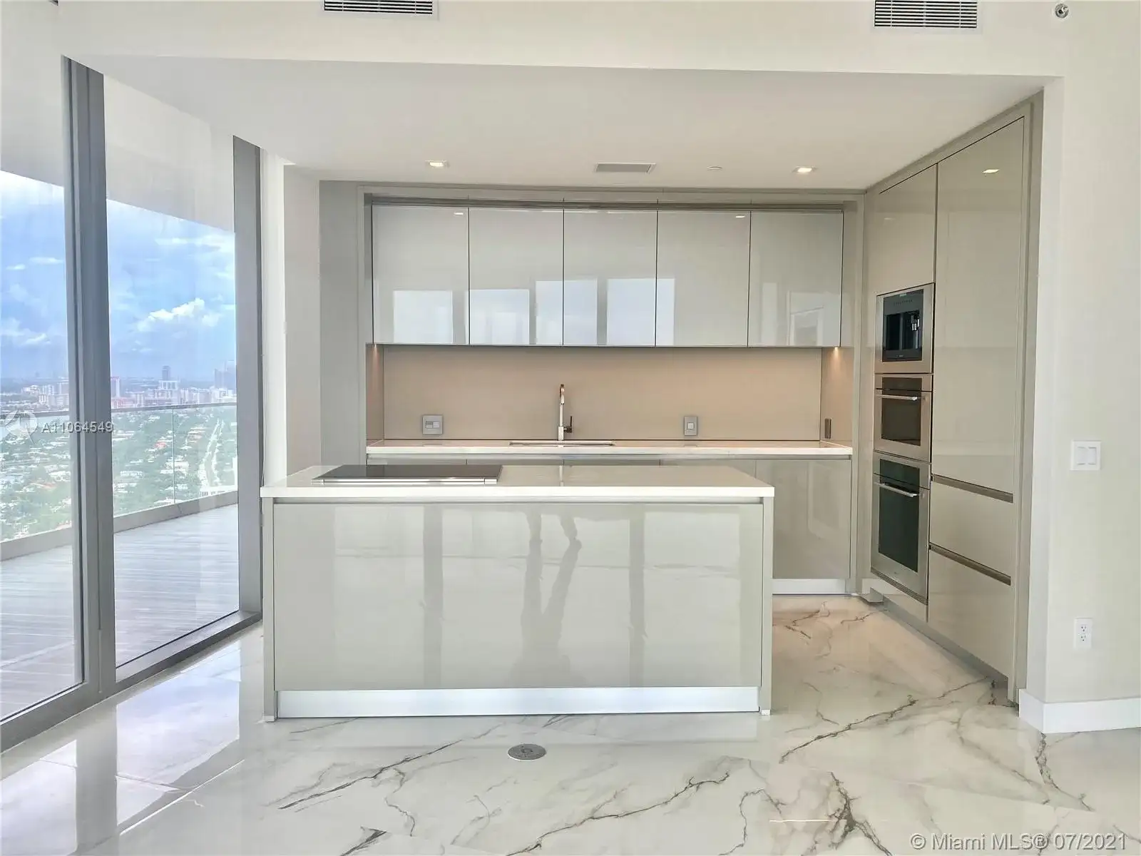 18975 Collins Ave # 3605, Sunny Isles Beach FL 33160 photo 3