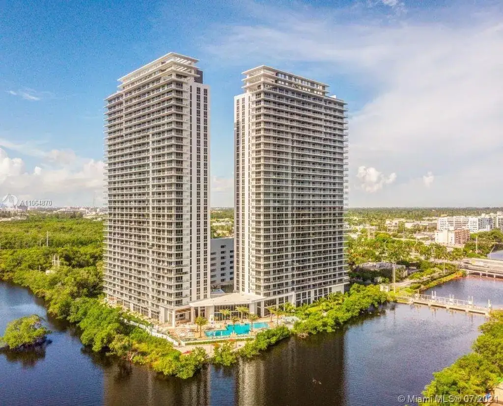 16385 Biscayne Blvd # 1002, North Miami Beach FL 33160
