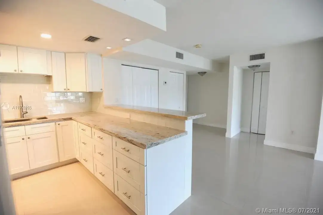 5201 Orduna Dr # 14, Coral Gables FL 33146 photo 3