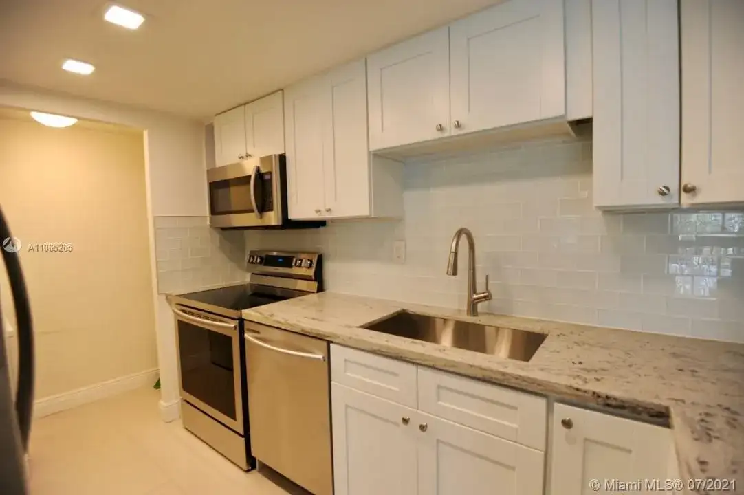5201 Orduna Dr # 14, Coral Gables FL 33146 photo 4