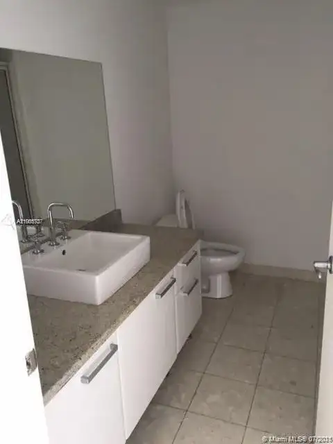 185 SW 7th St # 3800, Miami FL 33130 photo 5