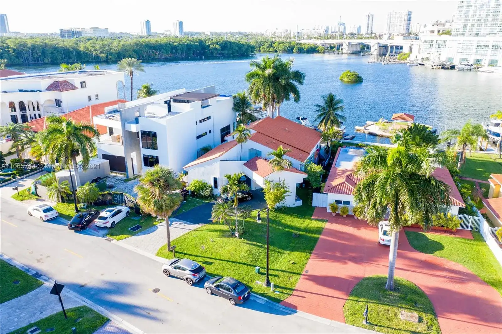 307 Atlantic Ave, Sunny Isles Beach FL 33160 photo 2