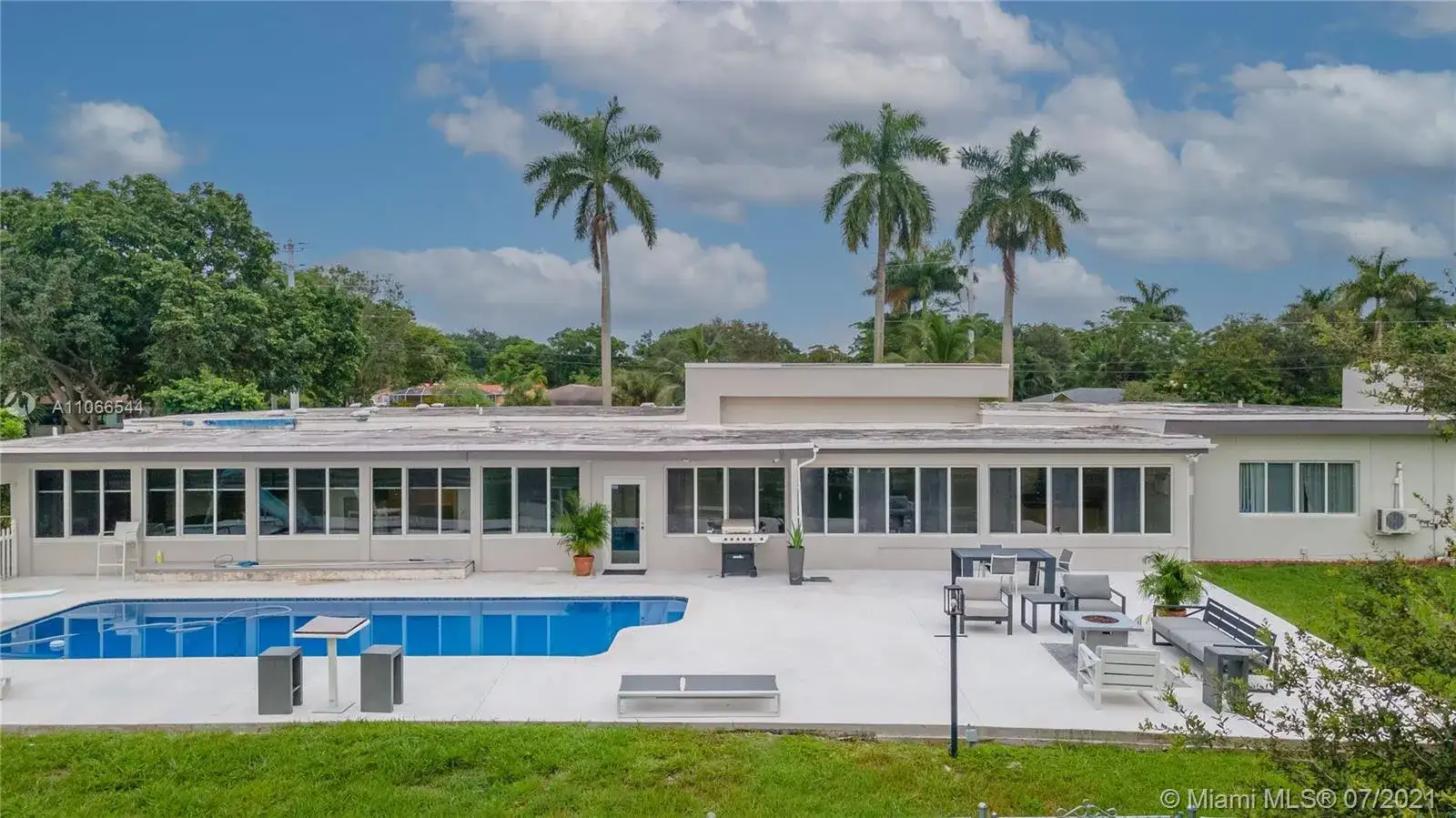 621 E Tropical WAY, Plantation FL 33317 photo 4