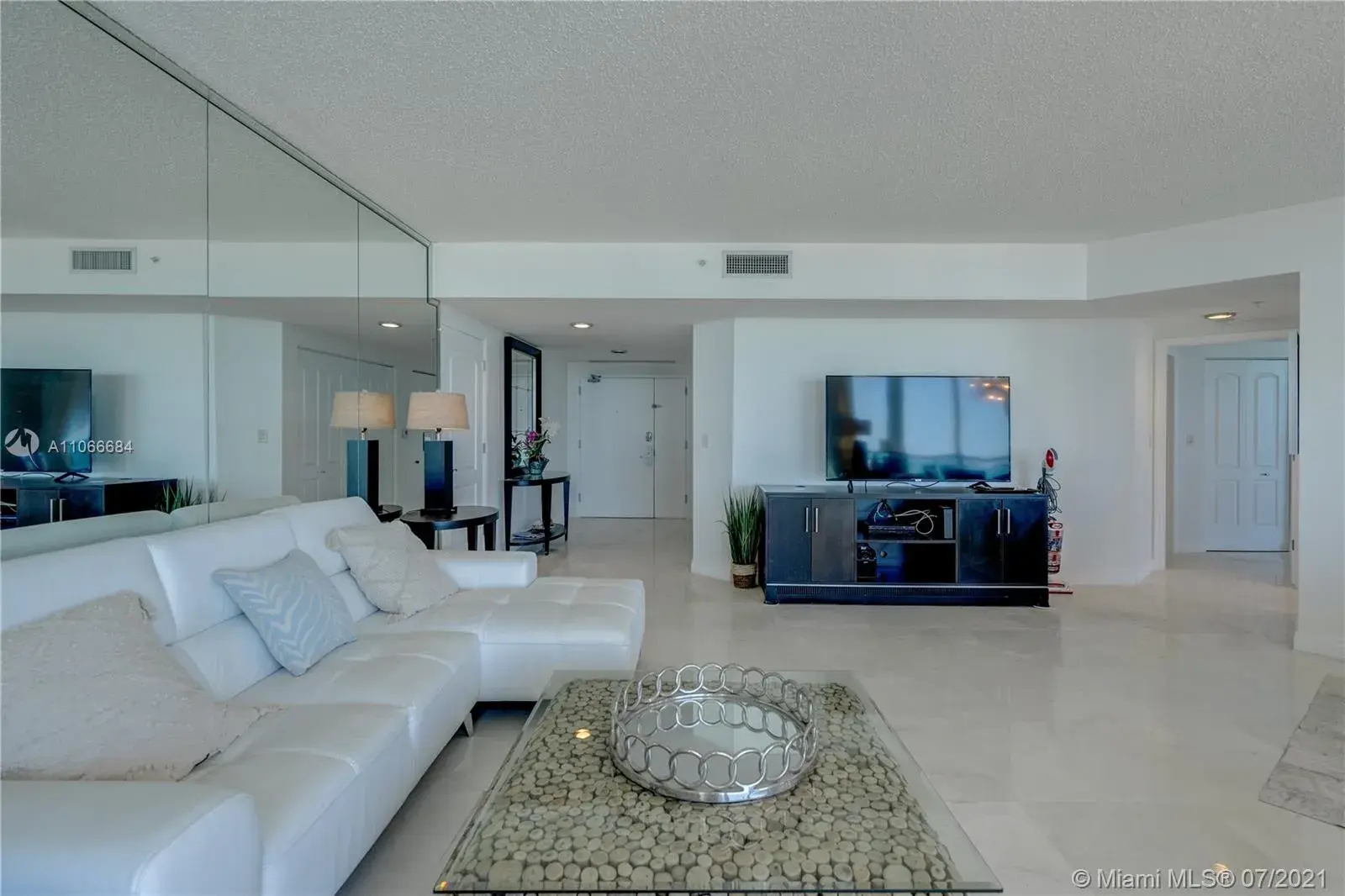 17375 Collins Ave # 702, Sunny Isles Beach FL 33160