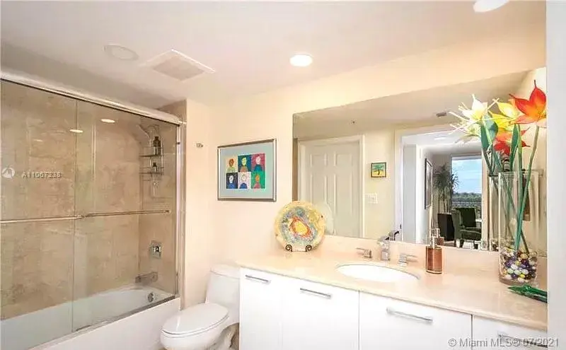 2001 N Ocean Blvd # 403, Fort Lauderdale FL 33305