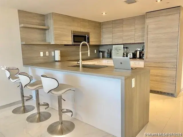 400 Sunny Isles Blvd # 820, Sunny Isles Beach FL 33160