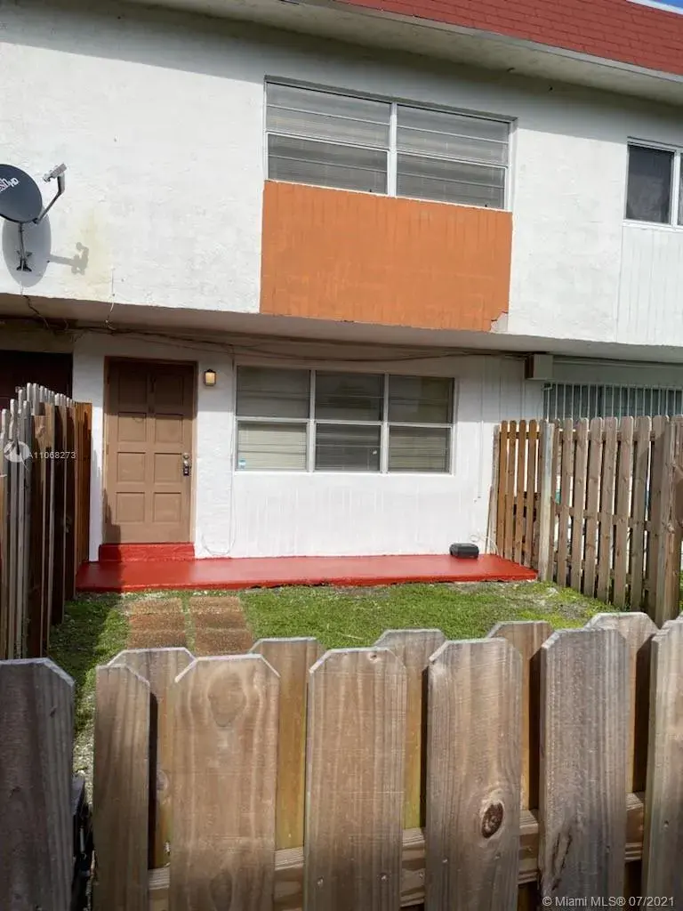 1560 NE 151st St # 103, North Miami Beach FL 33162