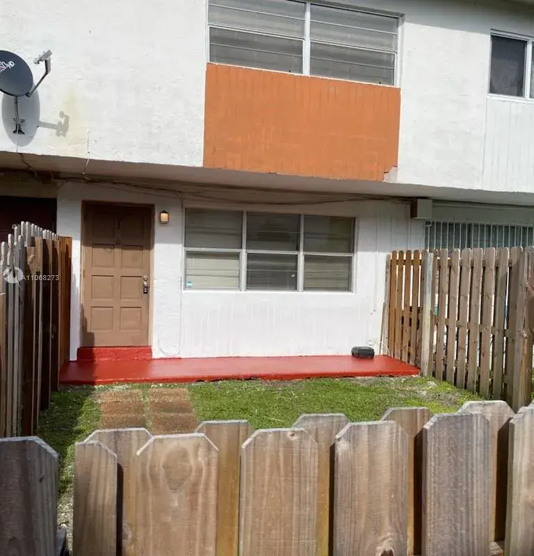 1560 NE 151st St # 103, North Miami Beach FL 33162
