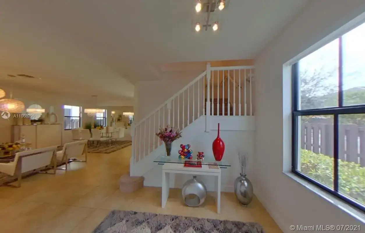 10086 NW 89th Ter, Doral FL 33178 photo 3