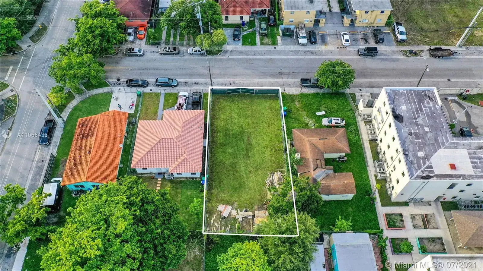 1284 NW 58th Ter, Miami FL 33142 photo 2