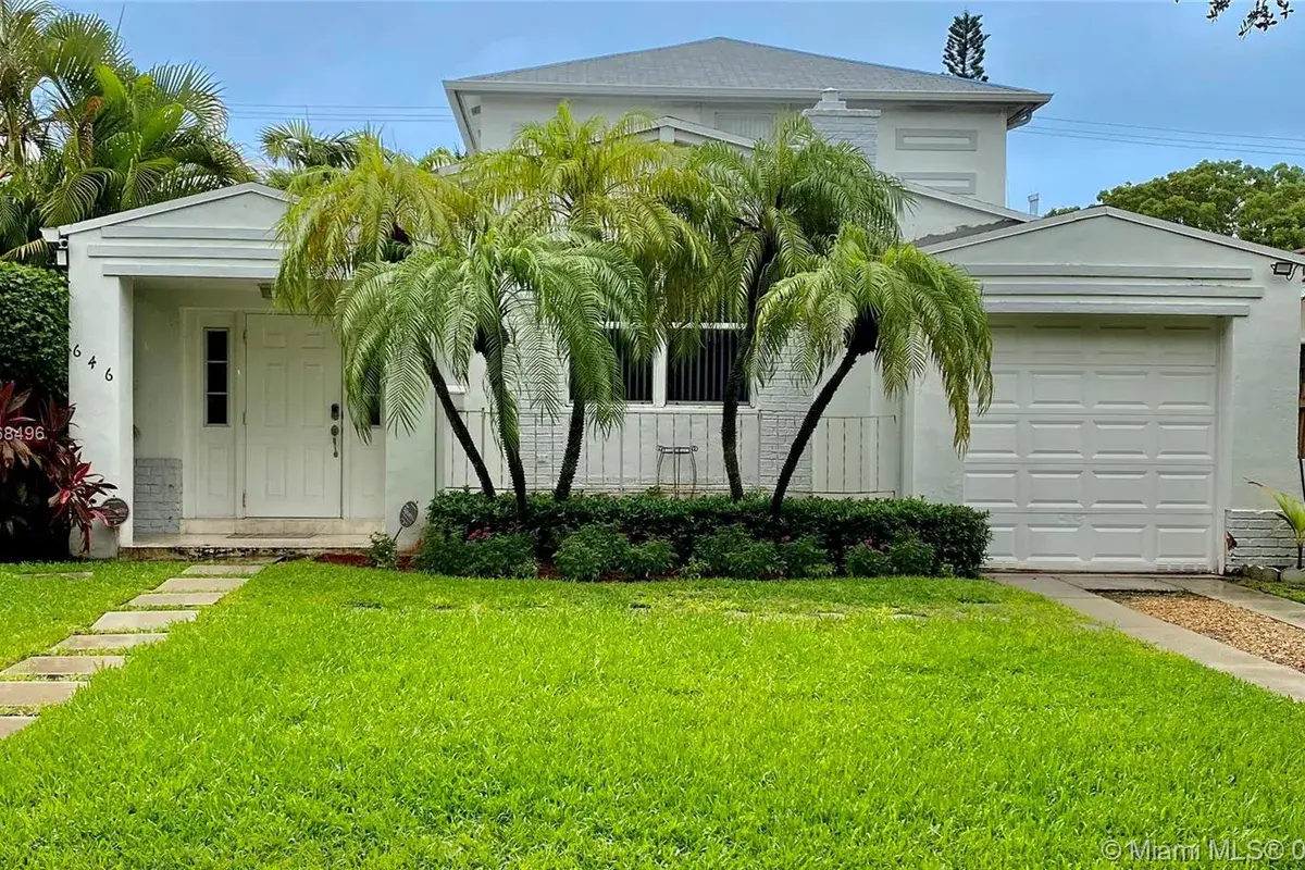 646 W 51st St, Miami Beach FL 33140