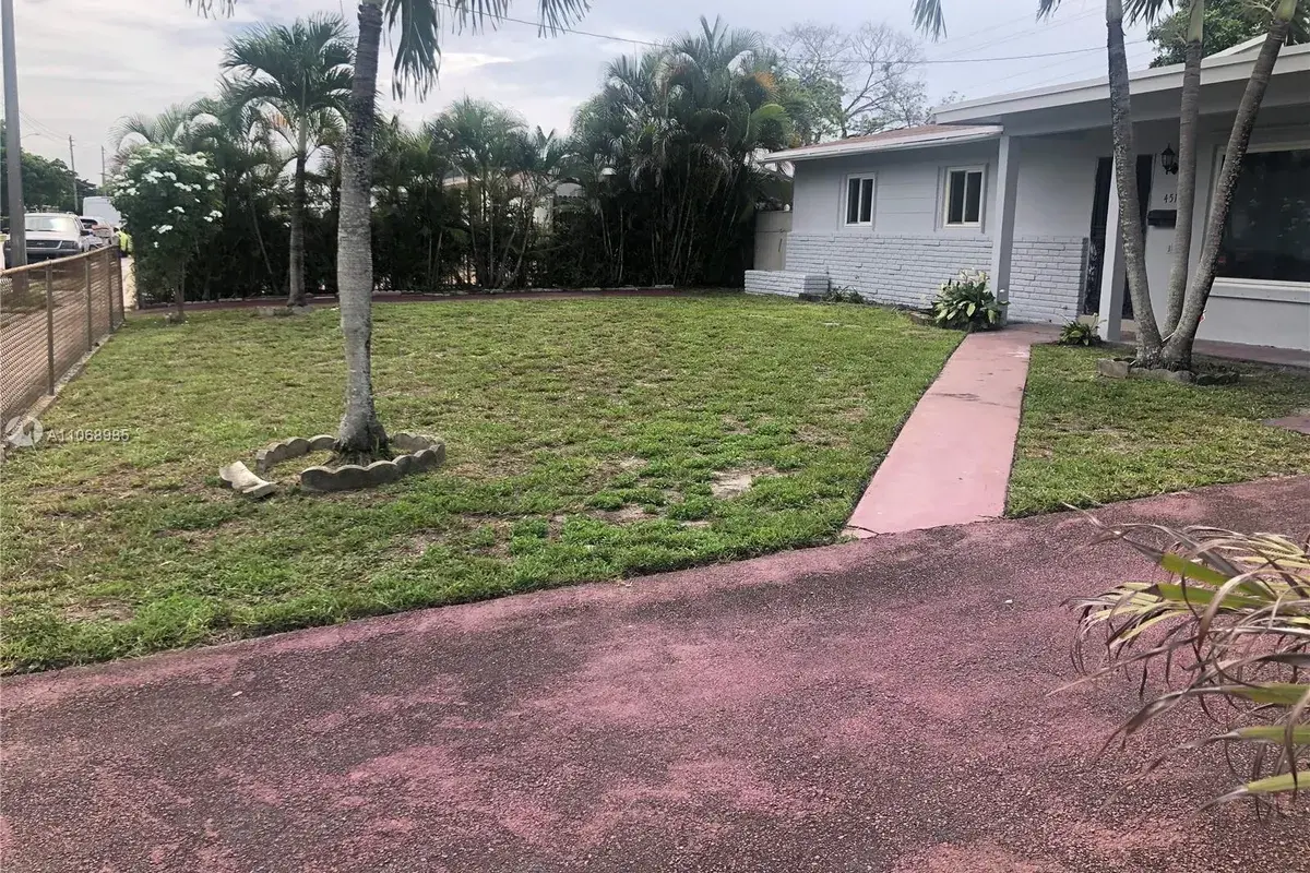 4510 NW 168th Ter, Miami Gardens FL 33055