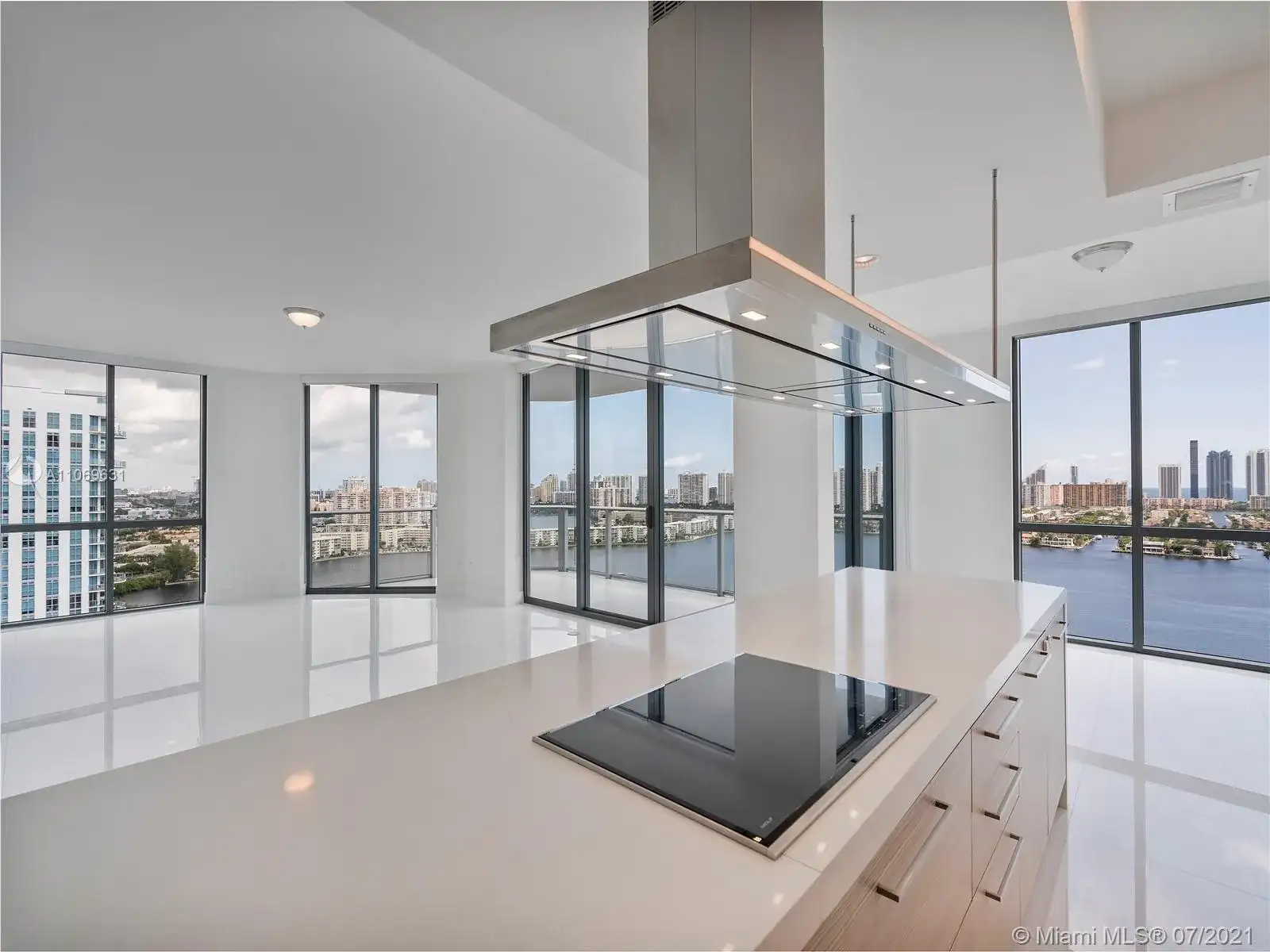 17111 Biscayne Blvd # 2109, North Miami Beach FL 33160 photo 2