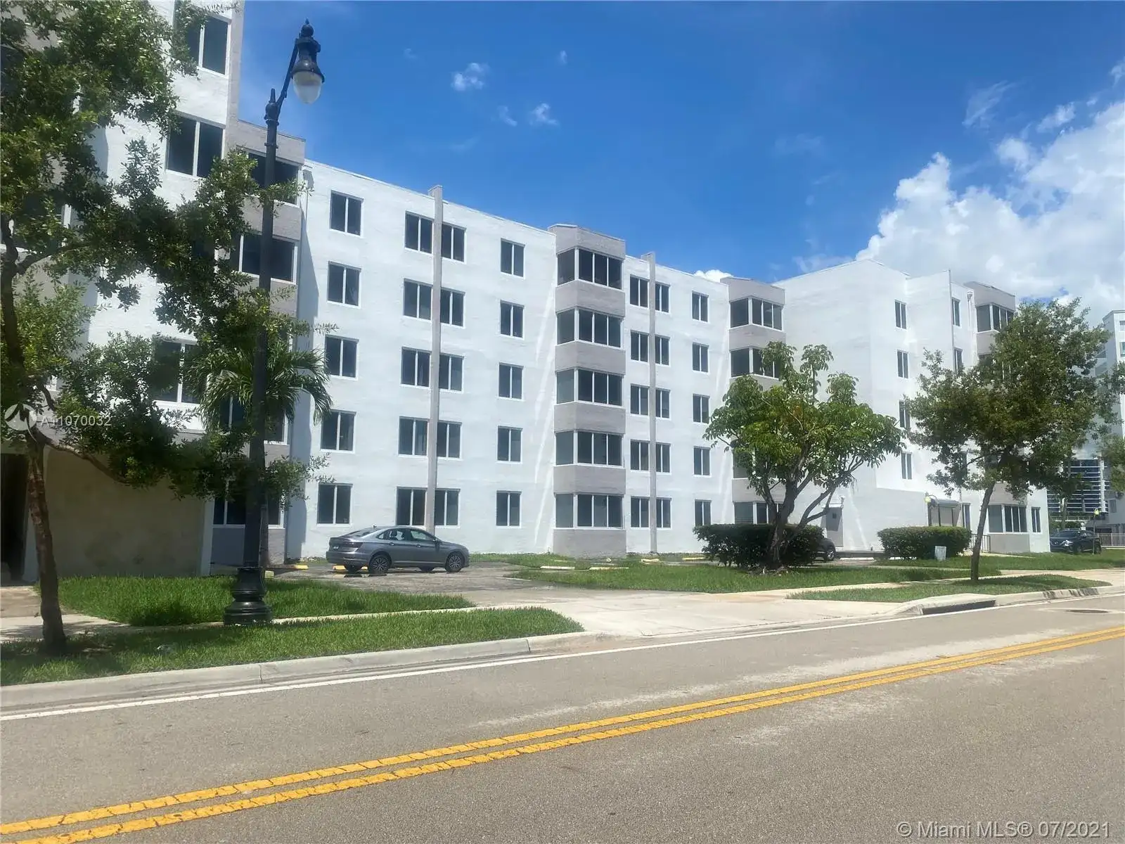 250 180th Dr # 201, Sunny Isles Beach FL 33160 photo 2
